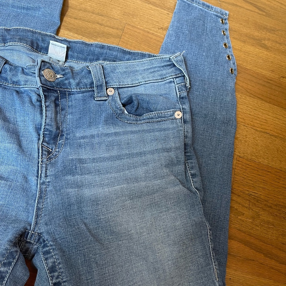 TRUE RELIGION Ankle Jeans.   Ornate Ankle Detail